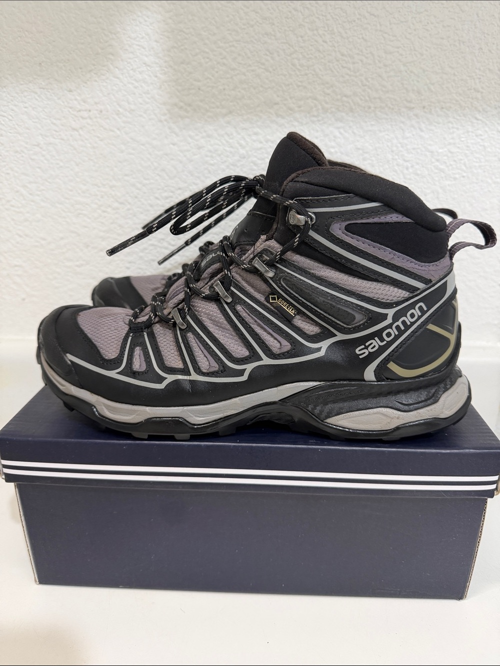 Salomon Women's X Ultra Mid 2 GTX Hiking Boots Grey Black Gore-Tex Size 8